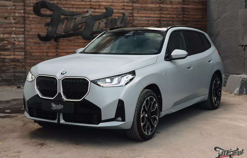 Забронировали BMW X3 прозрачным сатиновым полиуретаном